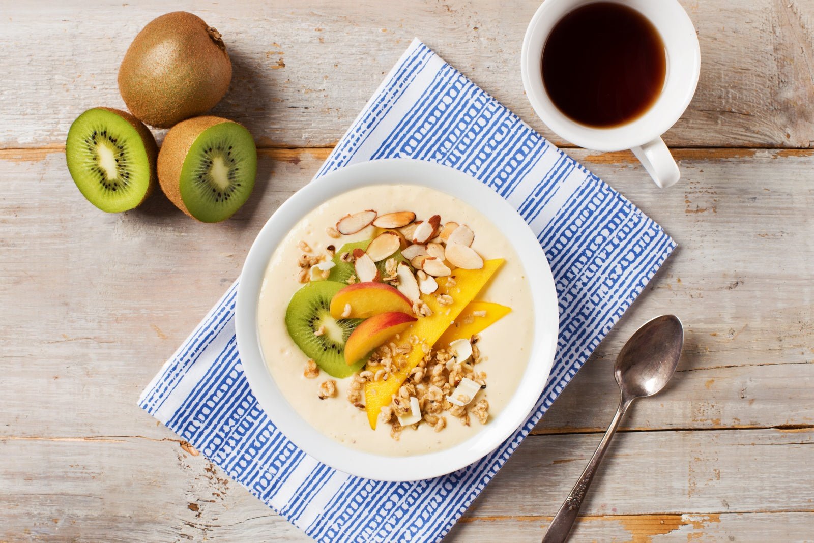 How To Make the Perfect Smoothie Bowl