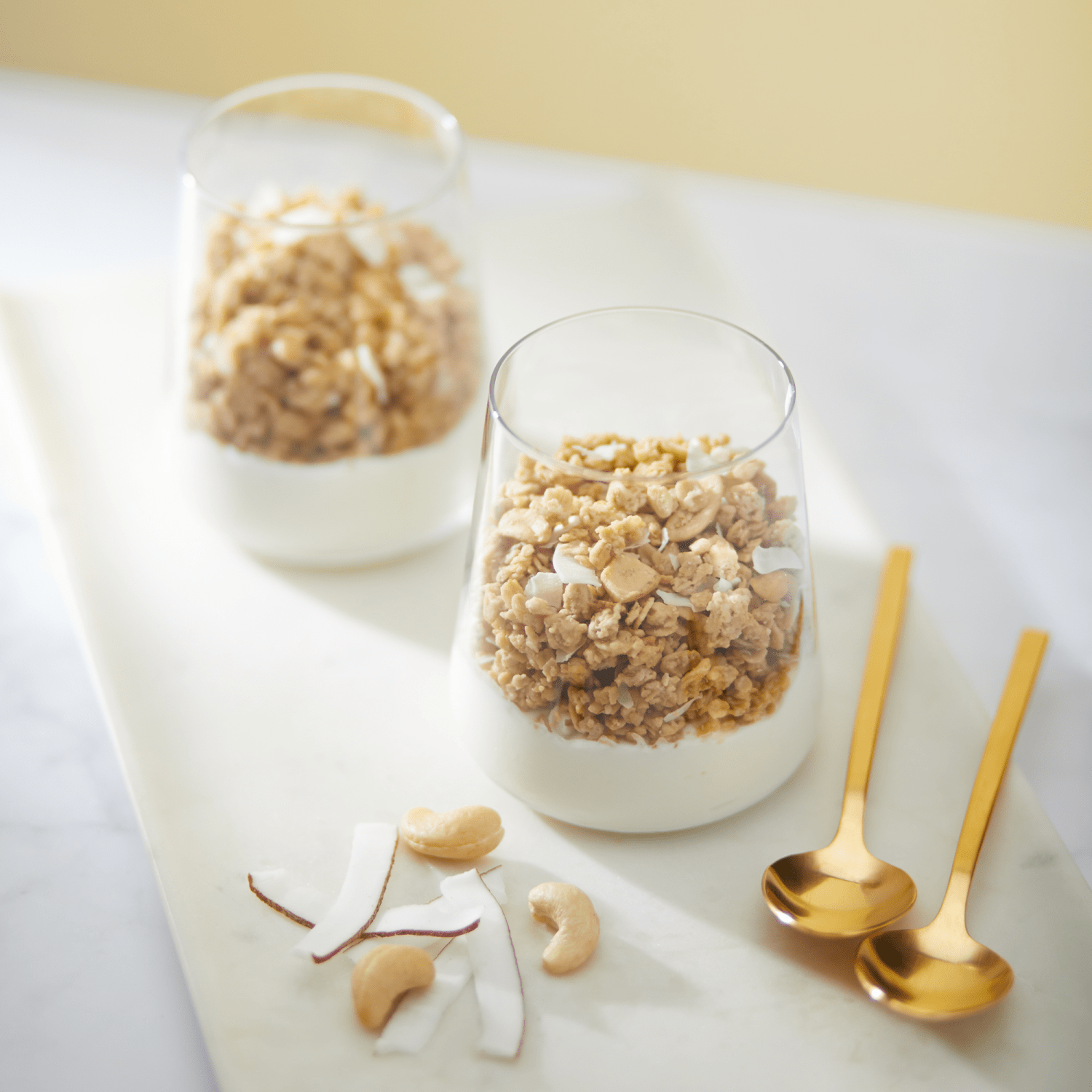 Coconut_and_Cashew_Butter_Gluten_Free_Granola_058449172017-17201U