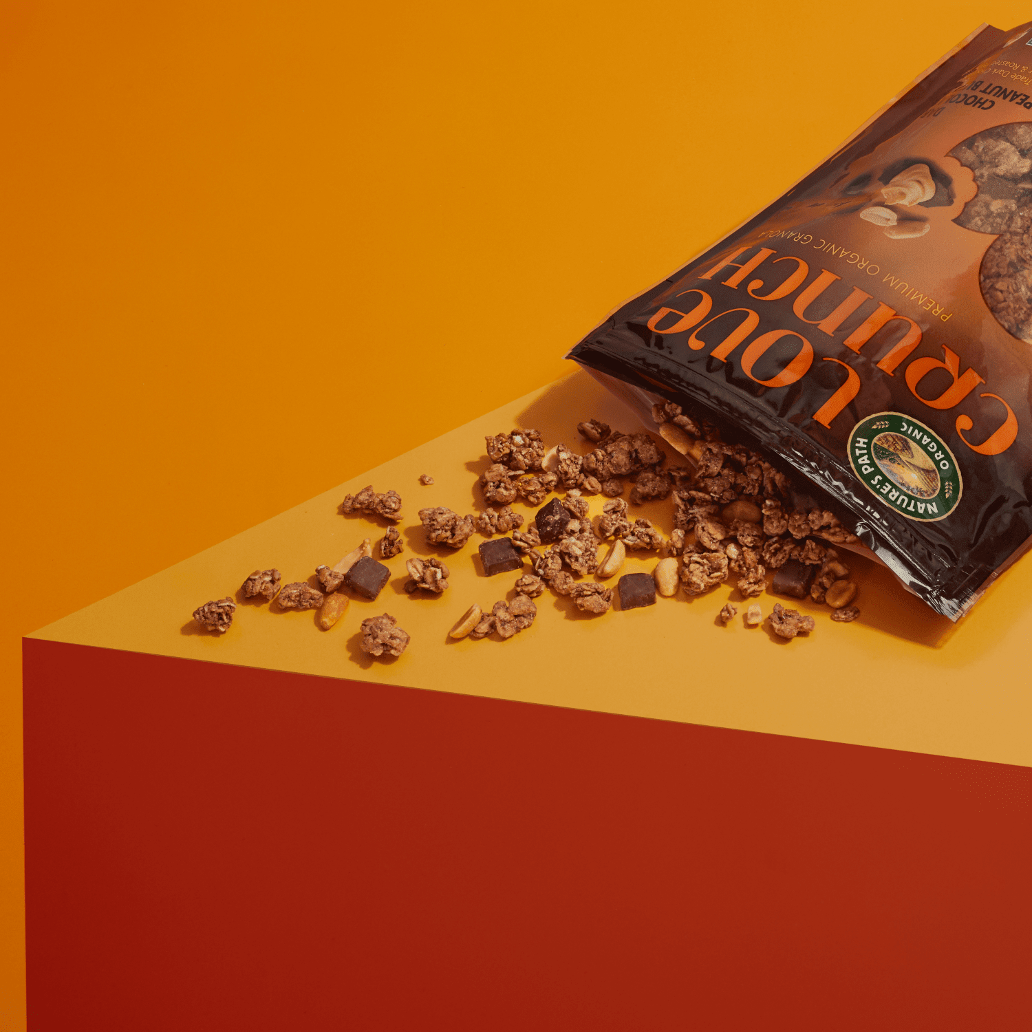 Dark_Chocolate_and_Peanut_Butter_Granola_058449211433-211432